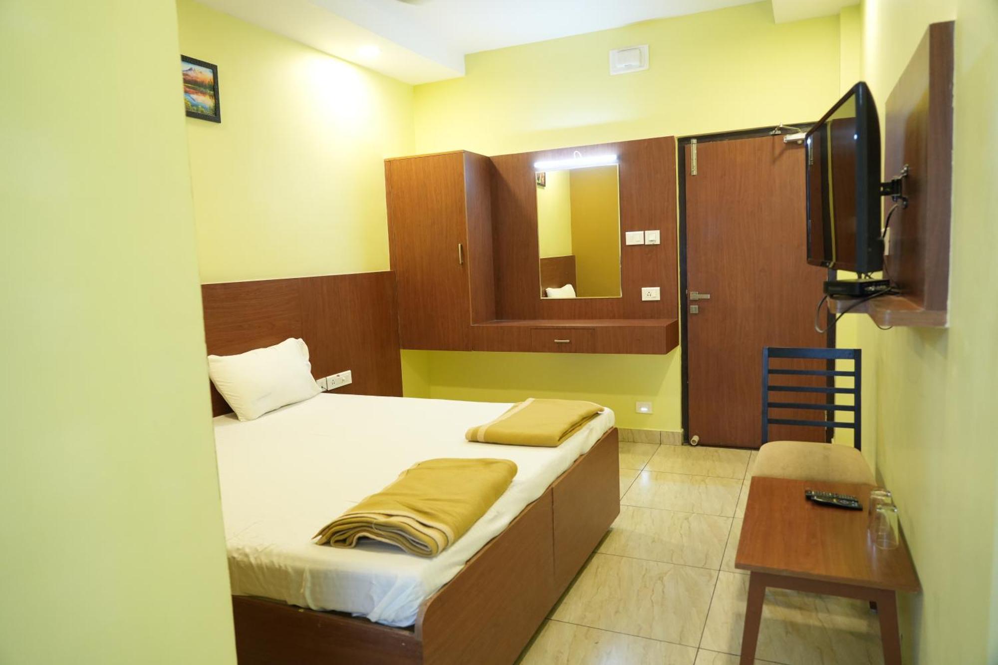Sri Krishnan Residency Hotel Pollachi Exterior photo