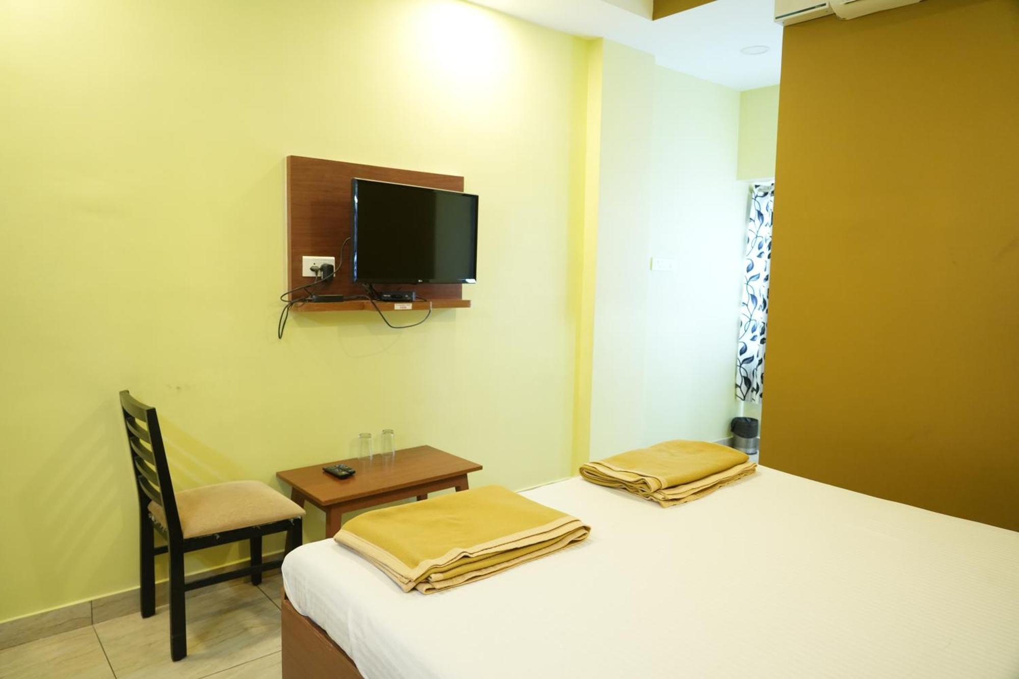 Sri Krishnan Residency Hotel Pollachi Exterior photo