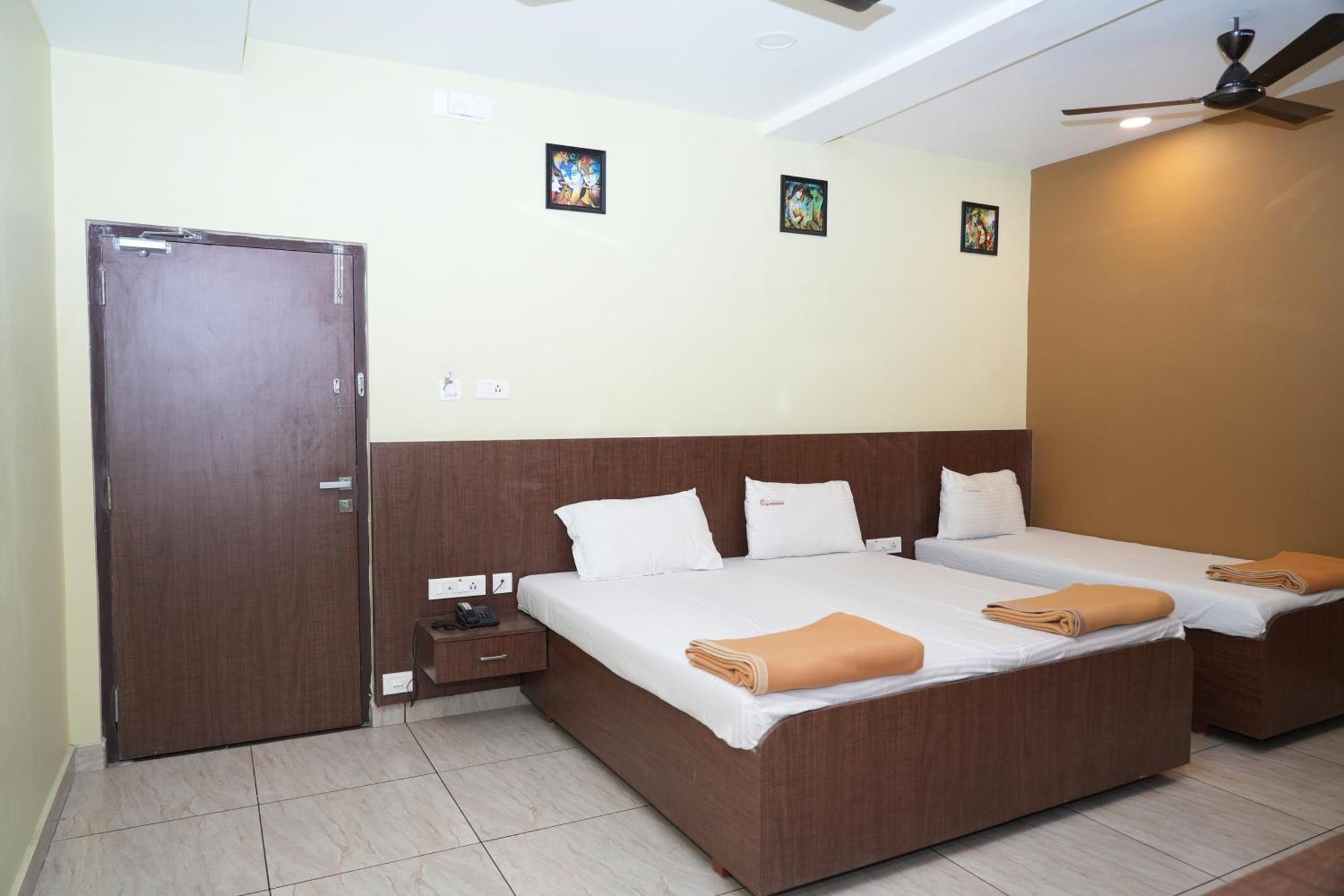 Sri Krishnan Residency Hotel Pollachi Exterior photo
