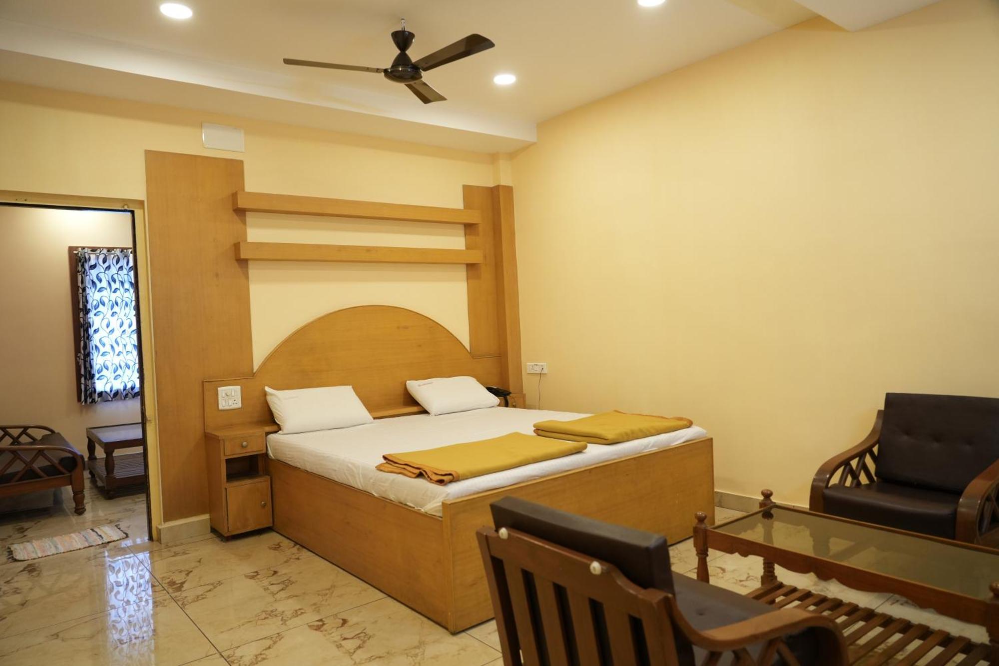Sri Krishnan Residency Hotel Pollachi Exterior photo