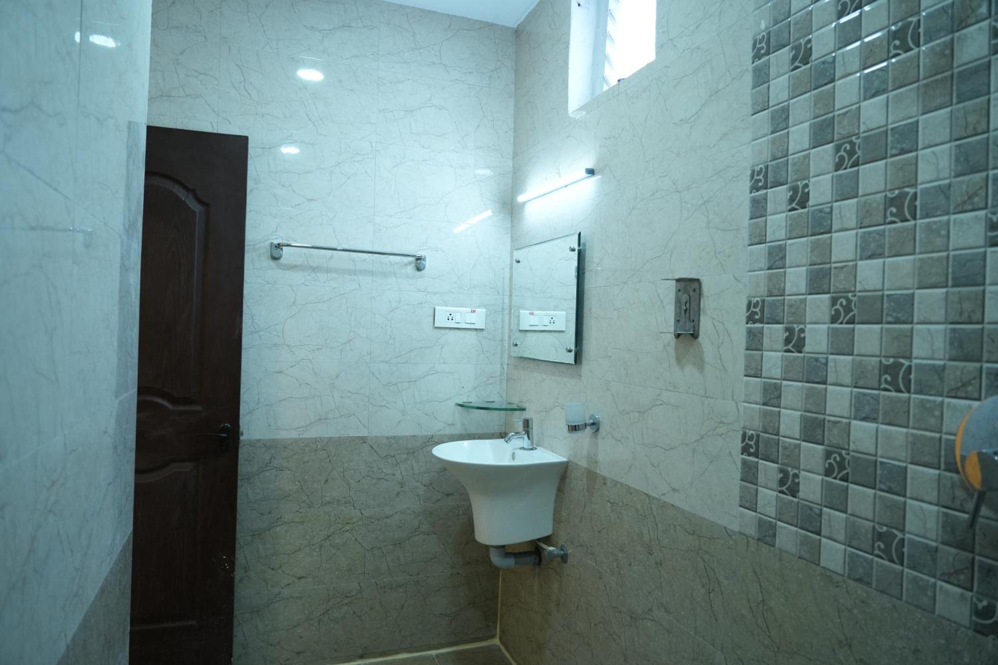 Sri Krishnan Residency Hotel Pollachi Exterior photo