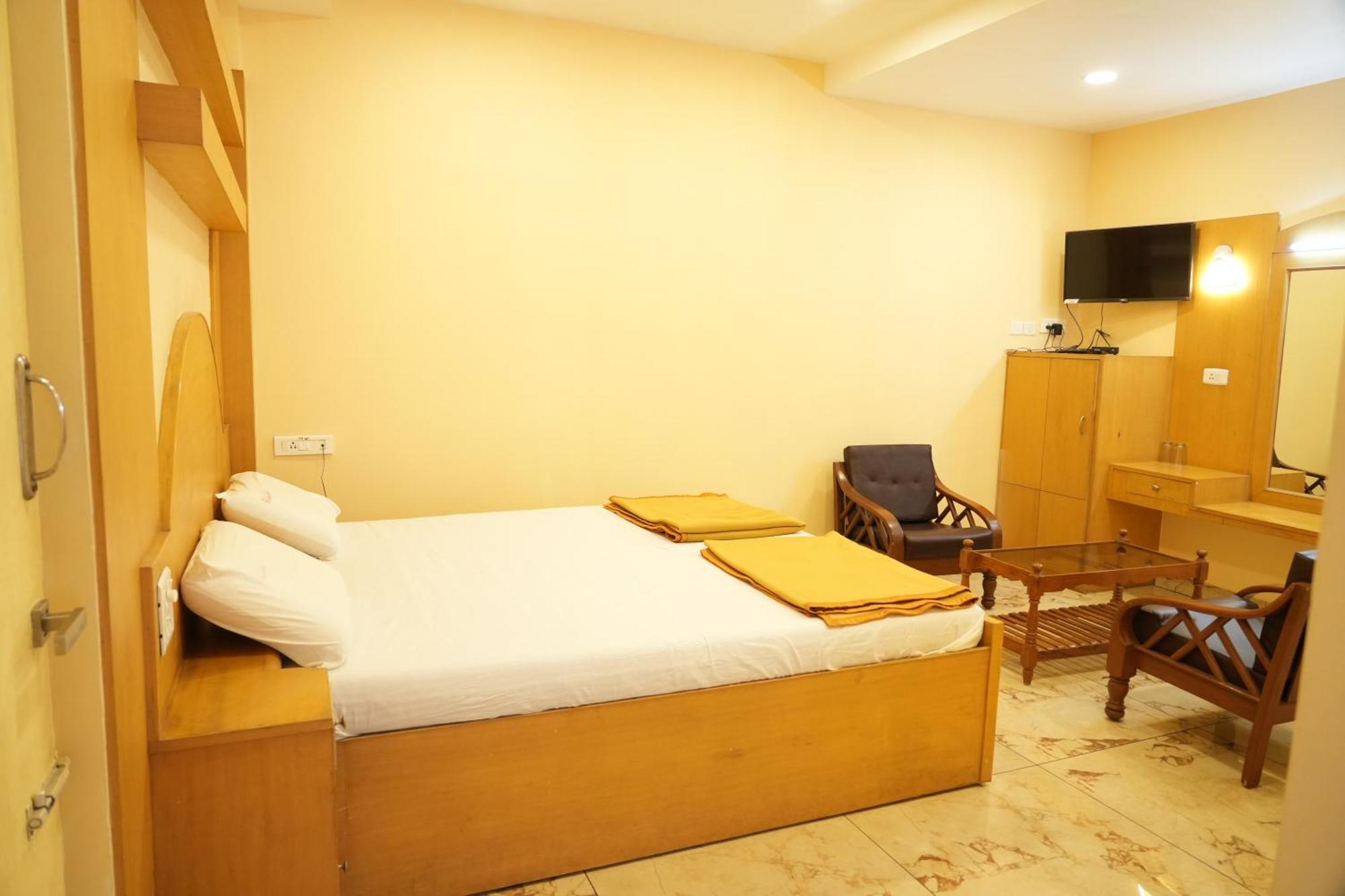 Sri Krishnan Residency Hotel Pollachi Exterior photo